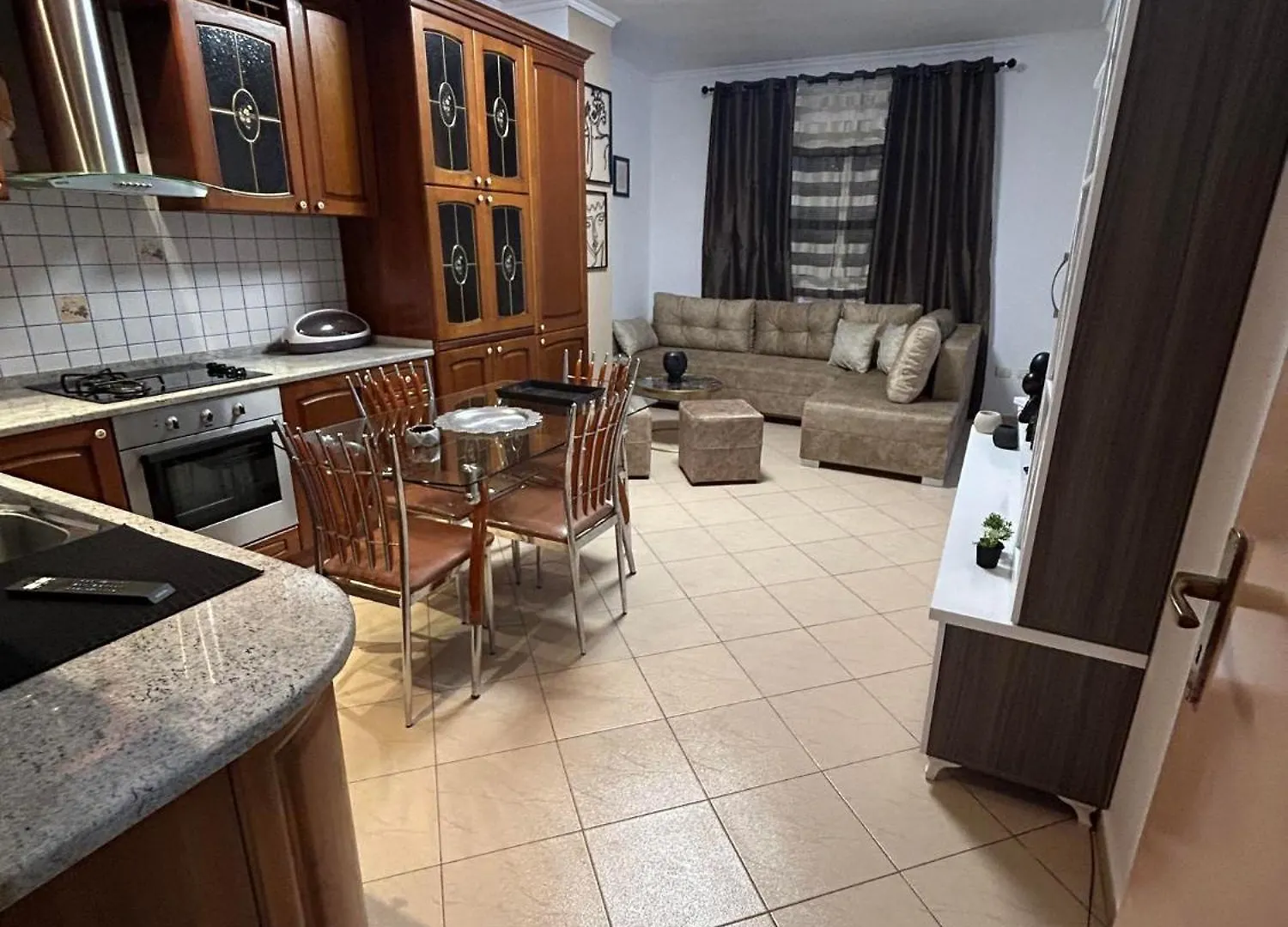 Chrigrey Holiday Apartments & Durres Beach 0*,  ألبانيا